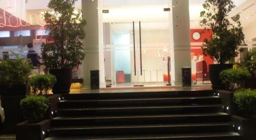 Redstar Hotel Jakarta Exterior photo