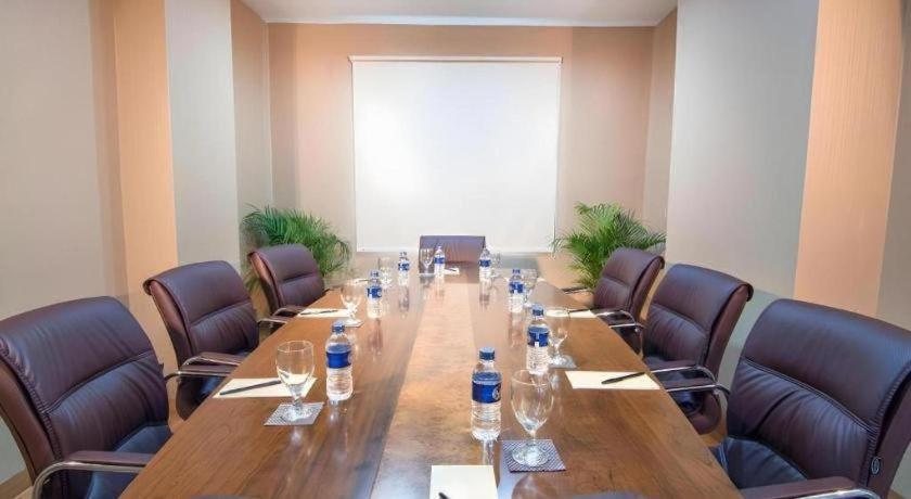 Redstar Hotel Jakarta Exterior photo