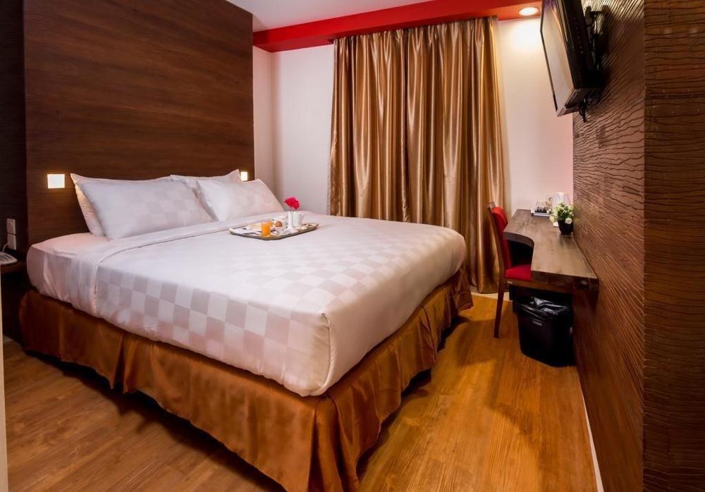 Redstar Hotel Jakarta Exterior photo